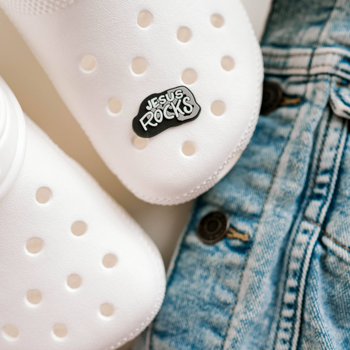 Jesus Rocks Shoe Charm – Dear Heart